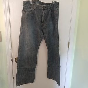 569 Levi's 36x32